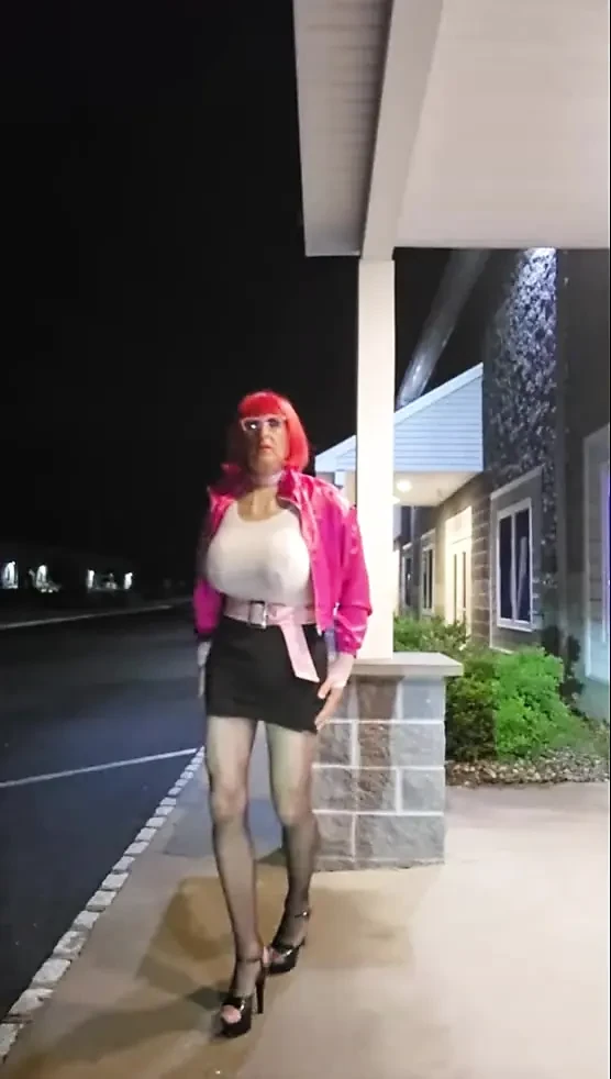 Deedeeslut69 - topuklu siyah etekli whte gömlek
