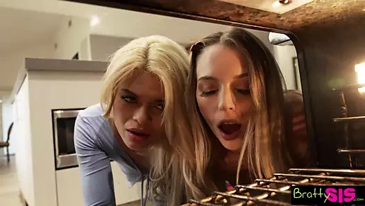 Üvey kardeşim gelip ikinizi de havlumla becereceğim diyor.