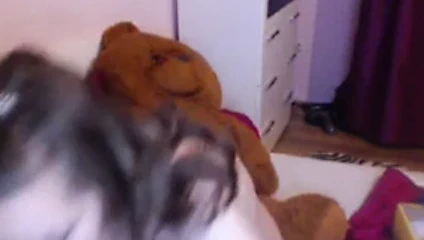 Taşlanmış Alman kız sıkıldı