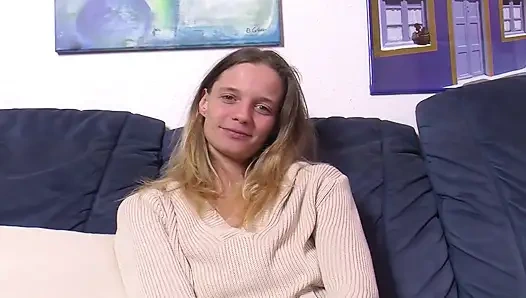 Sevimli Alman sarışın kamera önünde amını sıvazlıyor