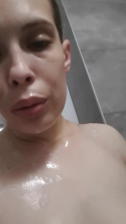 Ev yapımı banyo mastürbasyonu