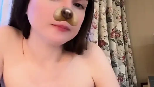 Rus Mukbang: Çıplak Kız, Kirli Rusça Sohbetler Yaparken Ve Hayal Kurarken Mantı Yiyor