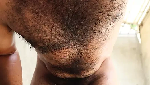 Kıllı ve terli erkek boşalma