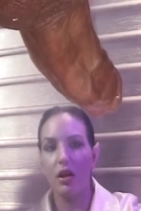 Zonklayan büyük zenci yarağı gırtlağına kadar alıyor ahegao - zenci sürtük salya akıtıyor