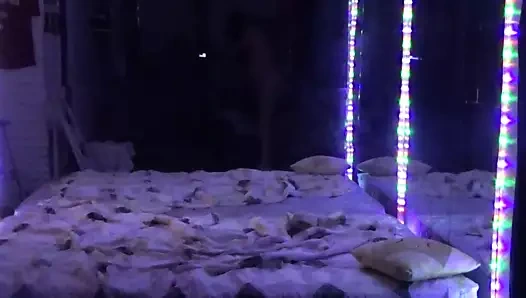 Sohbet kamerasını soyun.