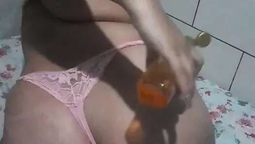 Hatun esmer yaramaz sikişmek istiyor