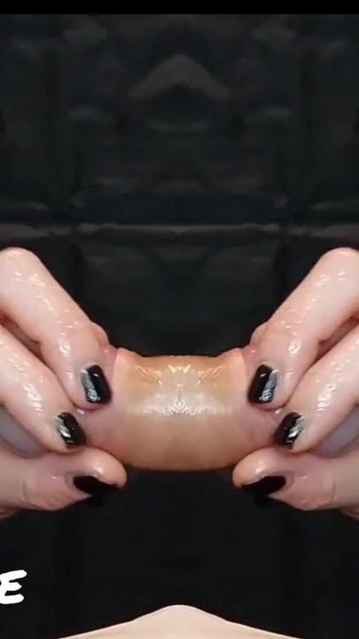 Падающий по челюсти момент из "Я подоил двуглазый двухглазый летающий фиолетовый спермо-стрелок! (Время доения)"