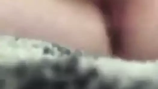 Özensiz amcık parmaklanıyor