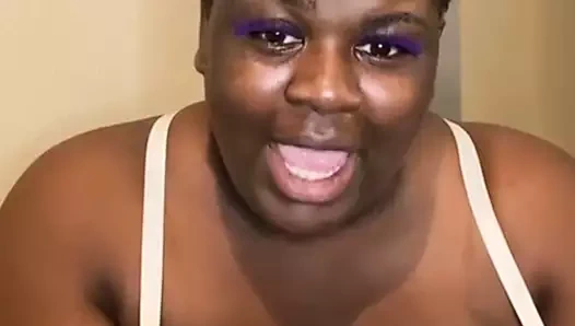 Büyük siyah göğüs