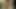 Junge Brünette masturbiert mit lila Dildo im Freien