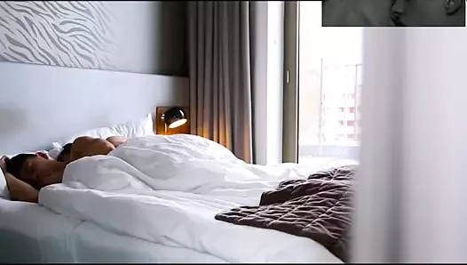 Yakışıklı arkadaşların içsel dürtüsü 001