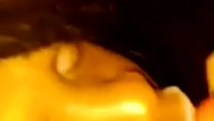 Beyaz haydut siyah tombul travestiyi kremsi dölle besliyor