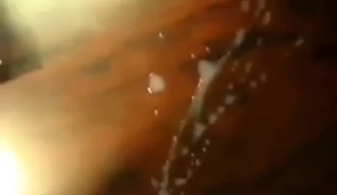 Yarağımın zonkladiğini hisset, dölüm boğazının arkasına çarptığında
