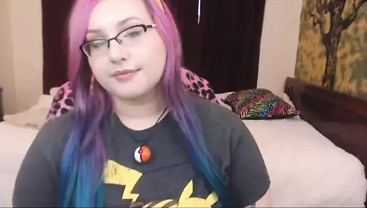 Renkli saçlı büyük götlü kedi yavrusu chu