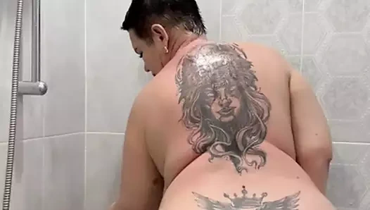 Stepson Spies On Stepmom In The Shower, Gave Her A Cock Suck