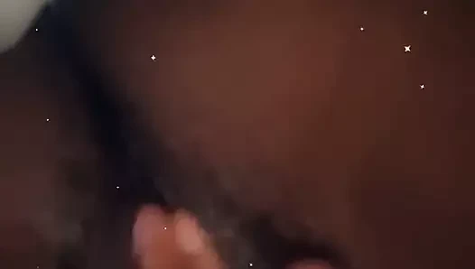 Beni yatakta işerken izle