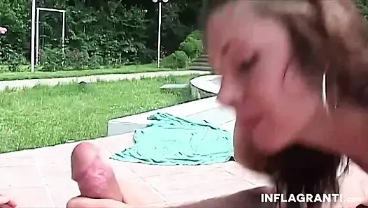 Yaşlı adam ateşli Felicia tarafından mutlu oluyor