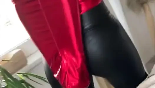 Lateks içinde giyinmiş yürüyüş bölüm 1