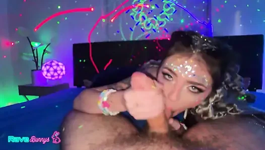 Tiny Rhea'nın Techno Pad sikiş partisi!