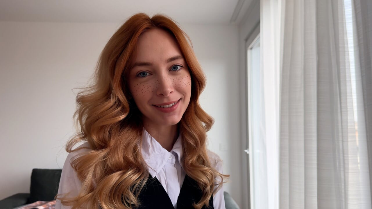 Sekreter maaş zammı istedi ama onun yerine amına boşaltıyor