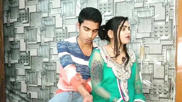 Hot stepmom cheats on her husband and has seex with her stepson