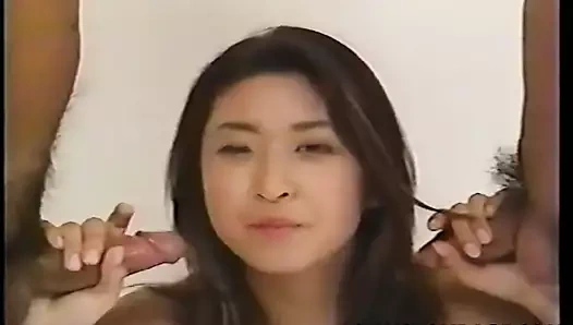 Asya sürtük olduğunu üzerinde iki musluklar çalışma onları sert