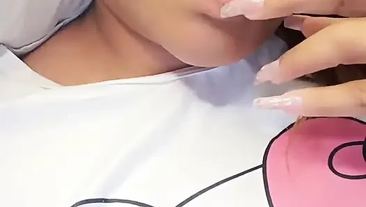 BBW Latina мастурбирует, рассказывая грязные лесбийские истории