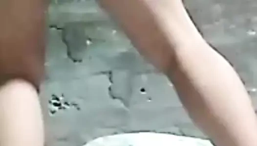 Tatlı genç kızın sabah mastürbasyonu ve orgazm