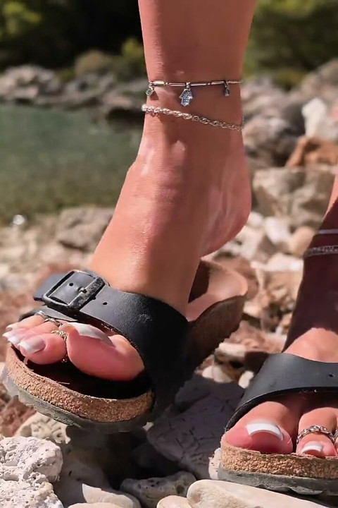 Birkenstock ayakları
