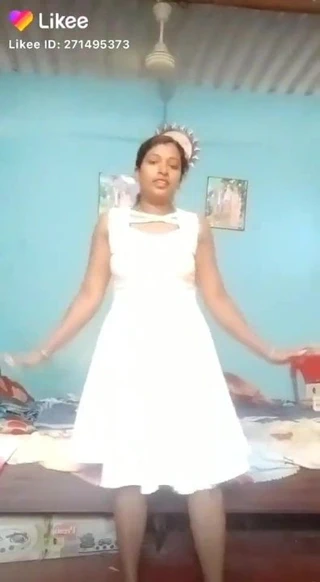 elbisesini kaldırmak