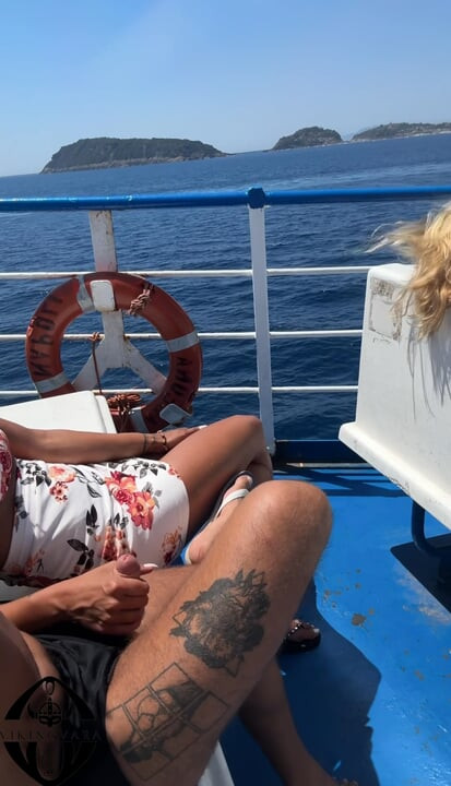Feribotun güvertesinde riskli! neredeyse yakalanıyordum
