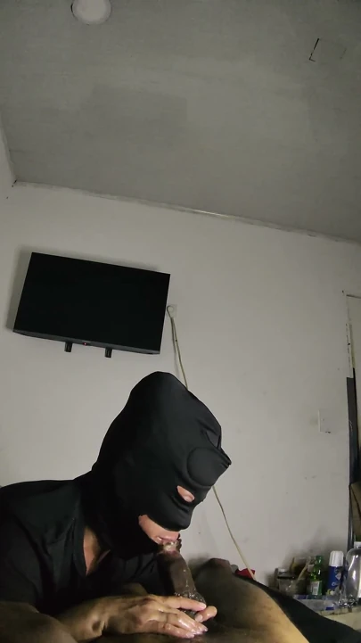 Gırtlağına kadar şampiyon siyah maske 4