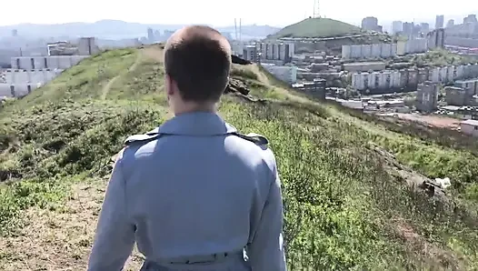 Vilu vidish Mi'i bir dağın tepesine çıkarıyor ama sikimi emiyor