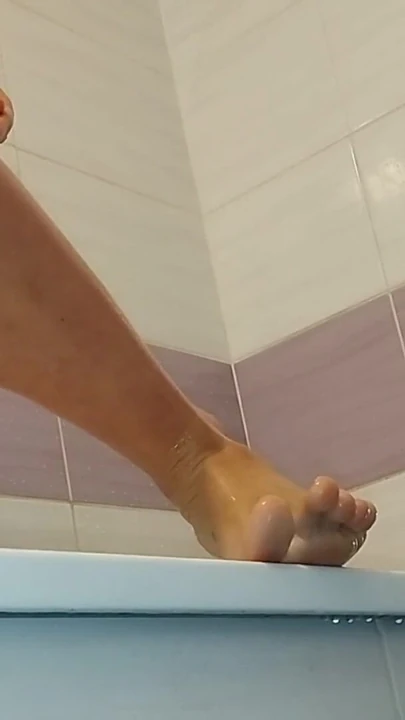 Знаковый момент из "Наблюдаю за волосатой милфой, волосатой киской, большими сиськами, большой задницей. Горячая латина с большой задницей, волосатой киской, большими сиськами"