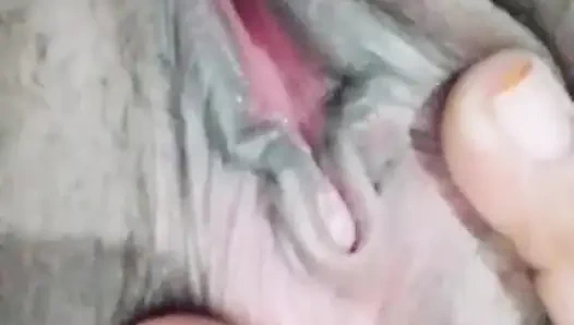 Bangladeşli evli kadın tüm vücudunu teşhir etti