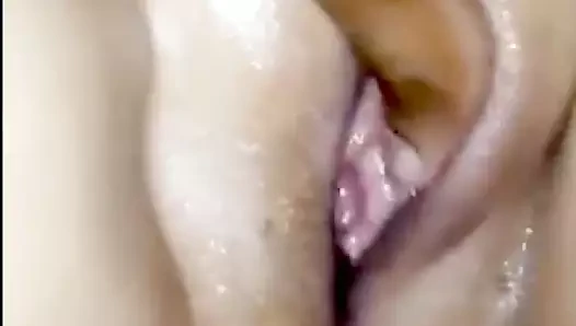 Exhibiendo a su esposa 21