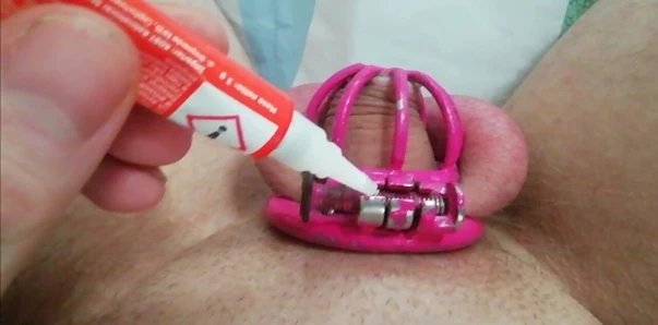 Küçük penisimin aşağılanması. Süper sürtük küçük bekaret. Kalıcı risk