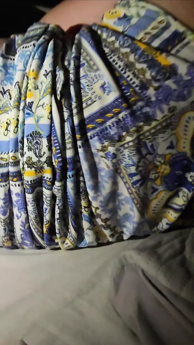 Üvey oğul sikini üvey annesinin amına arkadan sokuyor