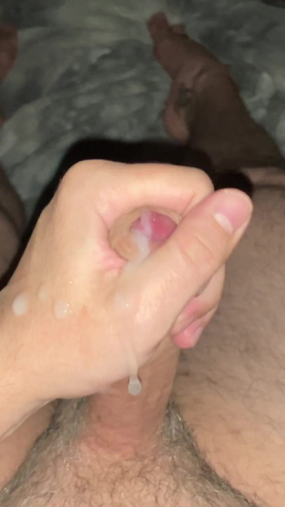 Komşum bir pazar gecesi beni uyandırdı - onu dinleyerek mastürbasyon yapıyorum - precum - büyük boşalma | Klip 1