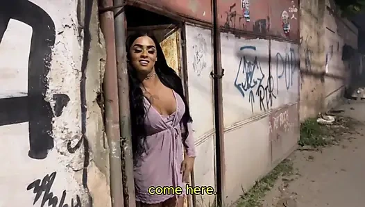 Evil Bea açık havada mavambo'ya ikram etti