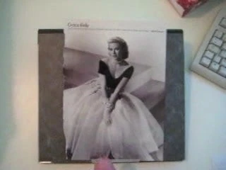 Grace Kelly boşalmak