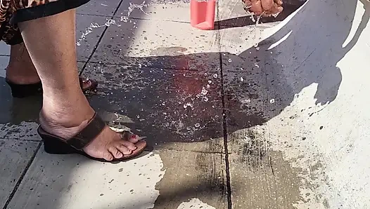 Güneşe Basking açık Havada Kendini Seviyor