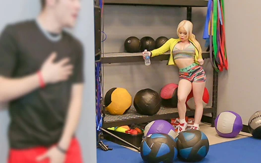 Döllemeli orta yaşlı seksi kadın masajı