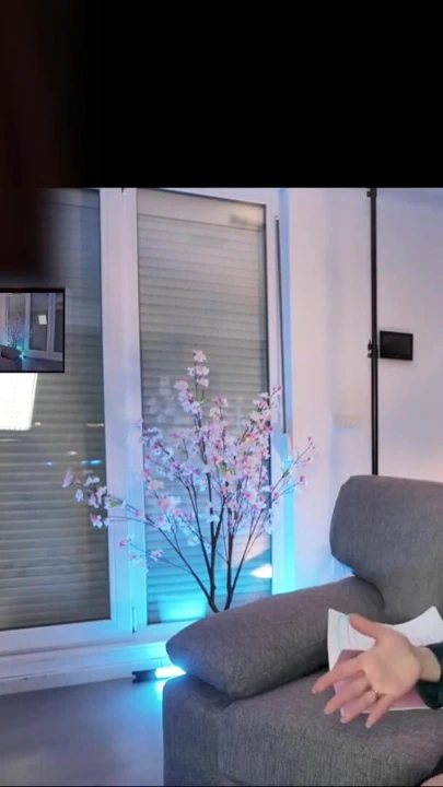 Ateşli orta yaşlı seksi kadın Jeny Smith İngilizce pratiği için bir öğretmen tuttu ama kız kamerada önünde mastürbasyon yaptı! | Klip 1