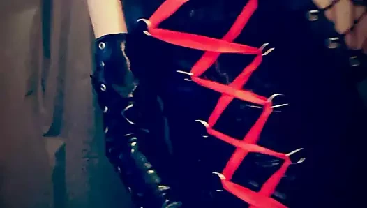 metresi emma içinde lateks ile strapon