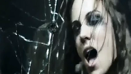 Edurne ağrı kesici lezbo versiyonu