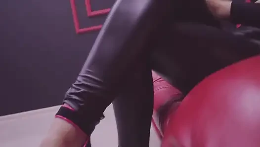 Beautiful Goddess'ın videosu