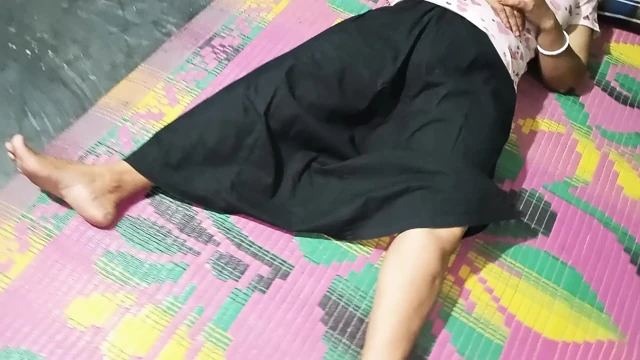 Yalnız evde seksi