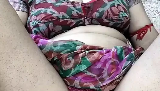Sister-in-law sat on the chair and rubbed her black pussy in red tights and removed all the water