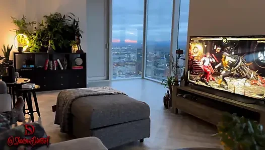 Aaliyah Yasin video oyununda ya da elle ve ayakla muamele